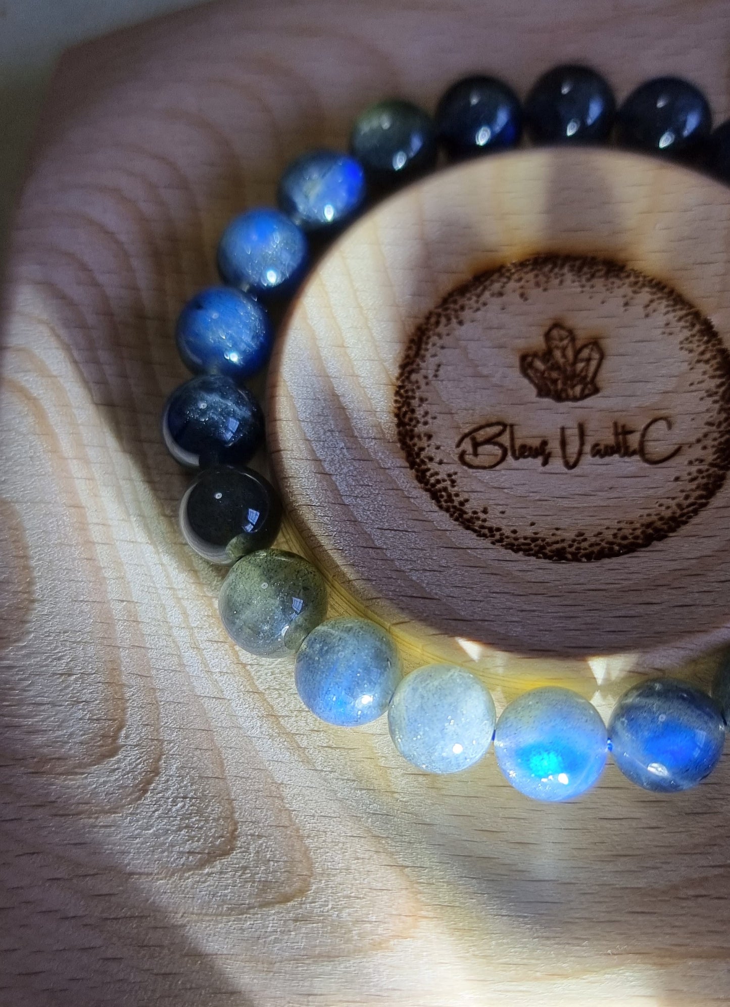 Labradorite Moonstone 7.5, 8 - 9mm Blue Sheen (Top Premium Grade) 拉长石 - Bleus Vault.C 