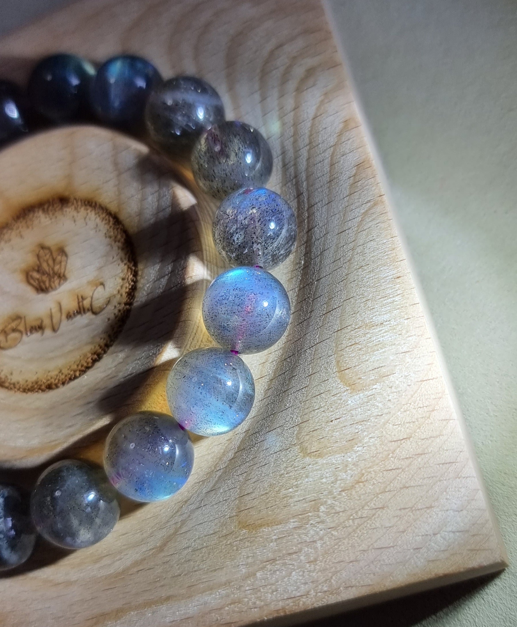 Labradorite Moonstone 11.2- 11.5mm Blue & Slight Rainbow Sheen with Certification (Premium Grade) 拉长石 - Bleus Vault.C 