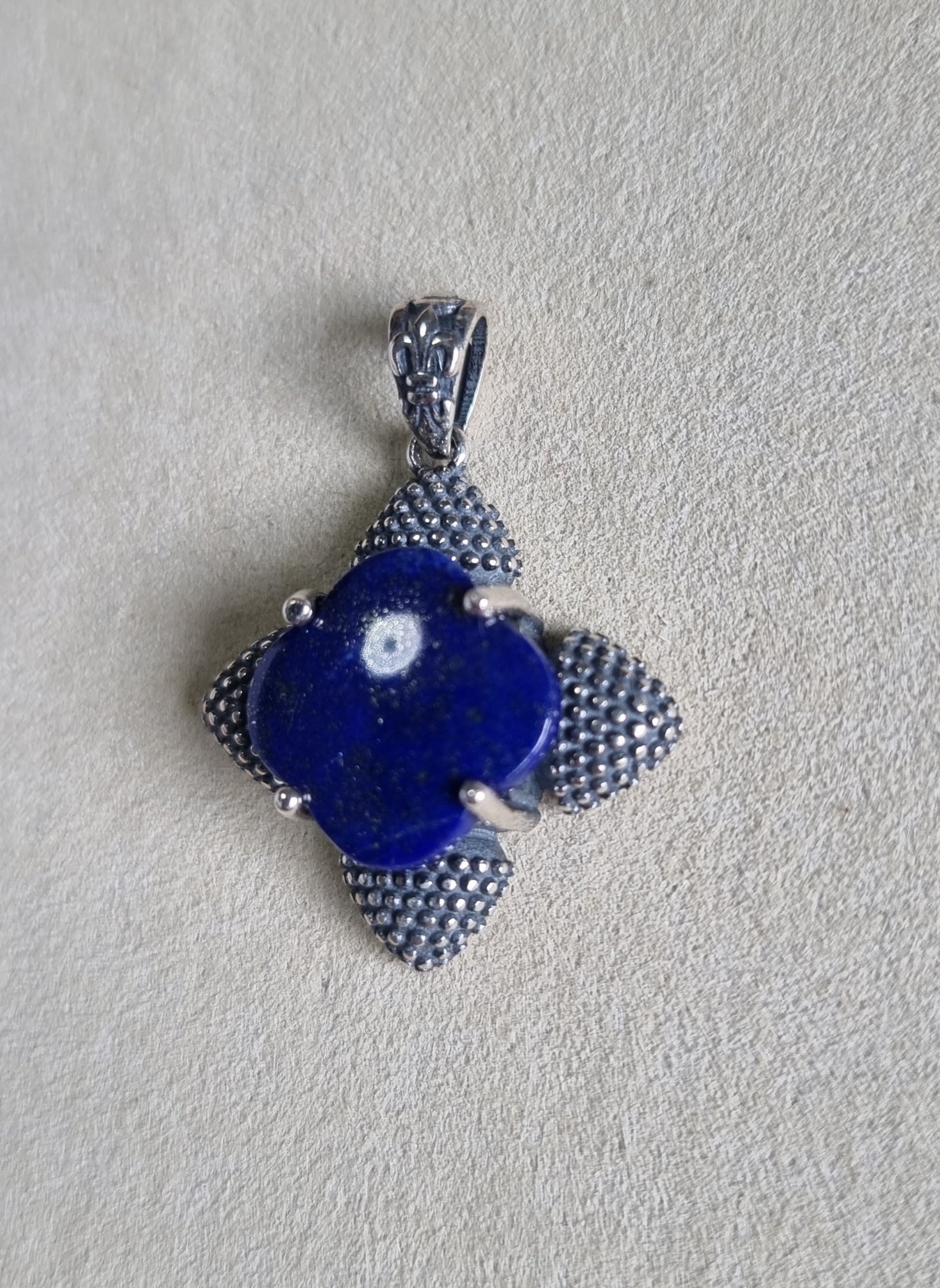 Lapis Lazuli Clover in Tibetan Vintage S925 Silver 青金石 - Bleus Vault.C 