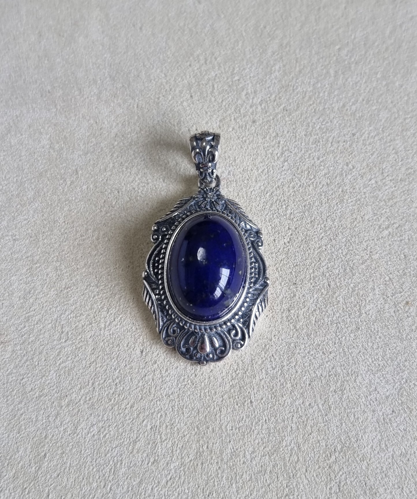 Lapis Lazuli Oval in Tibetan Vintage S925 Silver 青金石