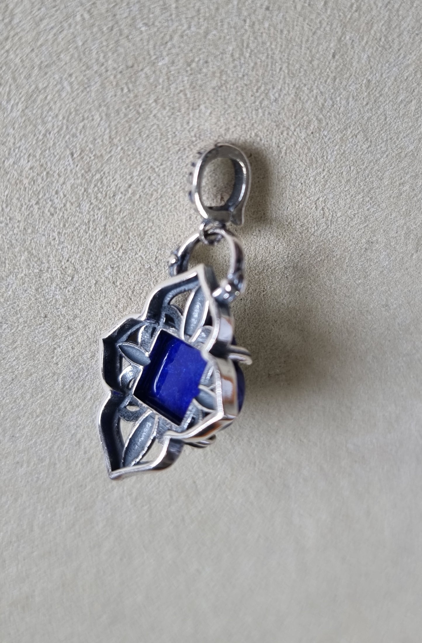 Lapis Lazuli Clover Lotus with Locked in Tibetan Vintage S925 Silver 青金石