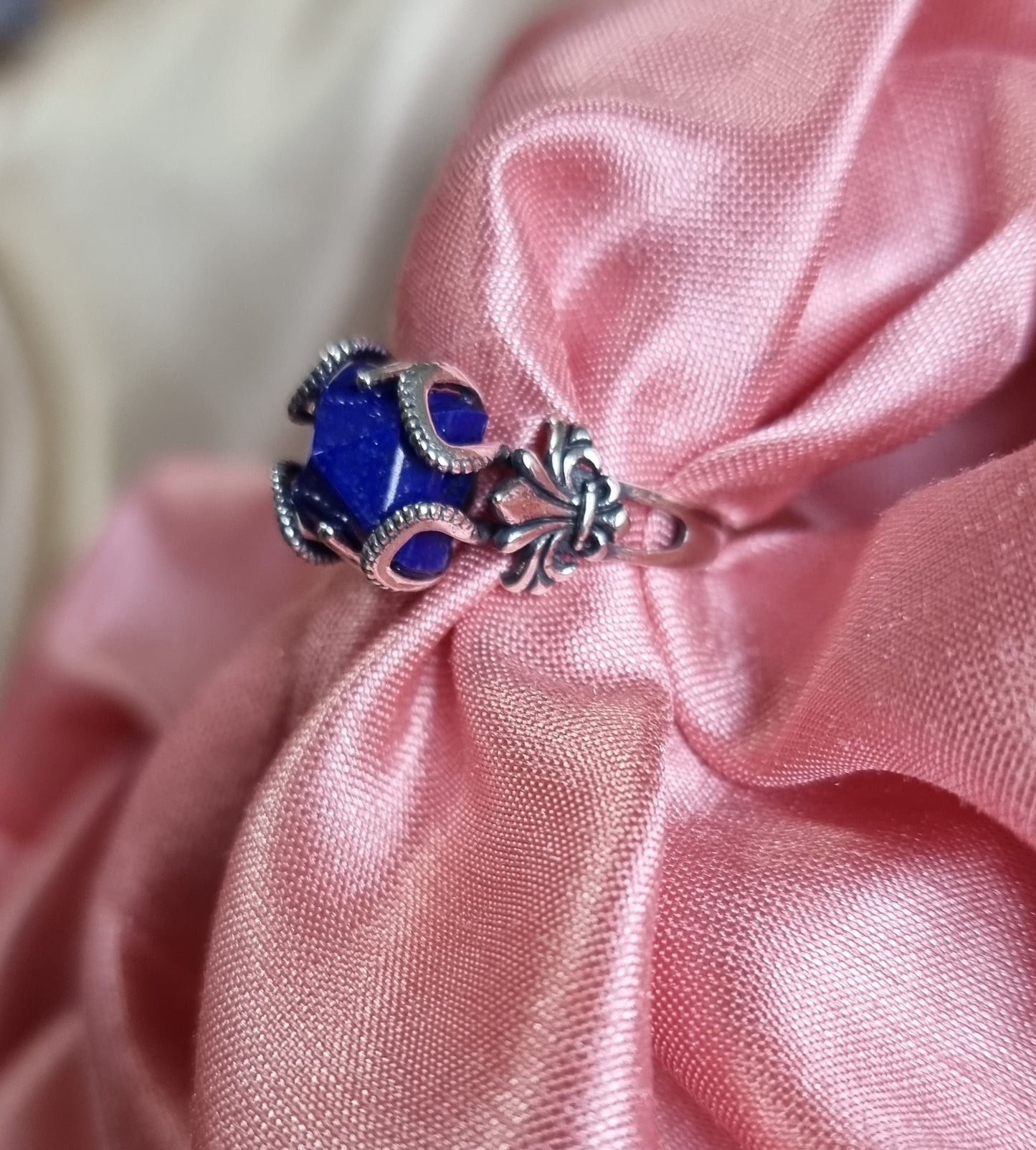 Lapis Lazuli Pyramid in Lotus Tibetan Vintage S925 Silver (Adjustable Ring) 青金石