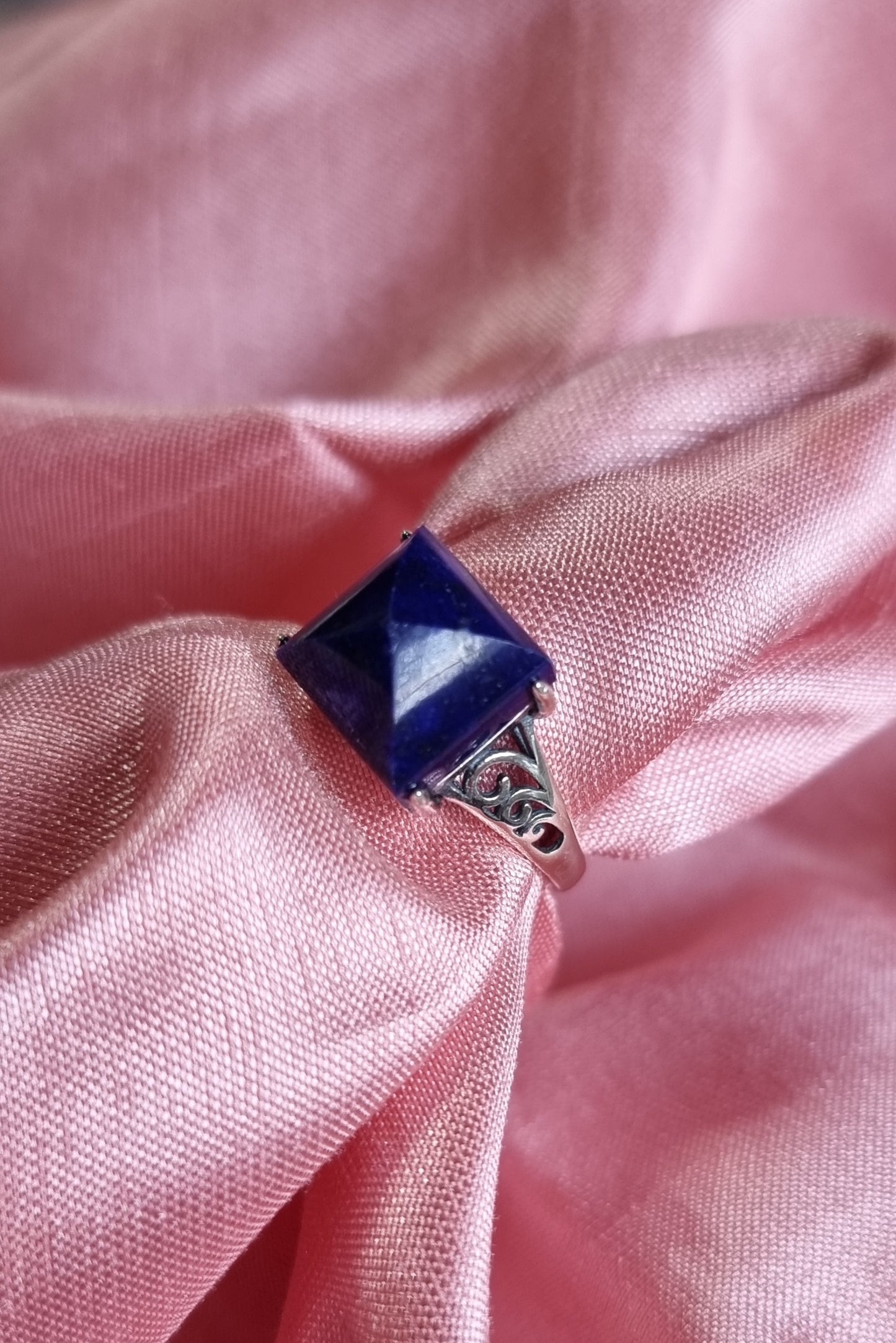 Lapis Lazuli Pyramid Butterfly in Tibetan Vintage S925 Silver (Adjustable Ring) 青金石