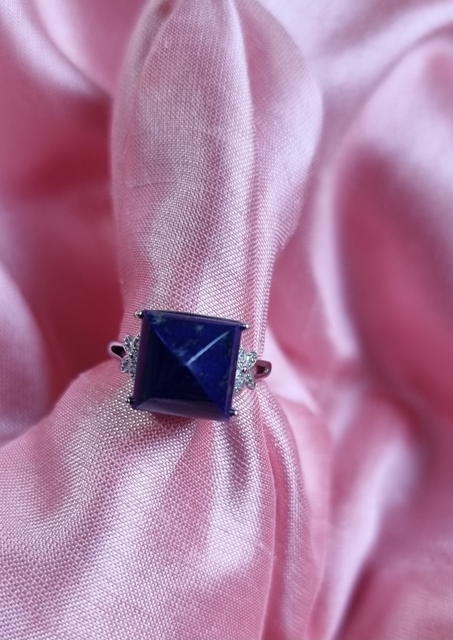 Lapis Lazuli Pyramid Butterfly in Tibetan Vintage S925 Silver (Adjustable Ring) 青金石