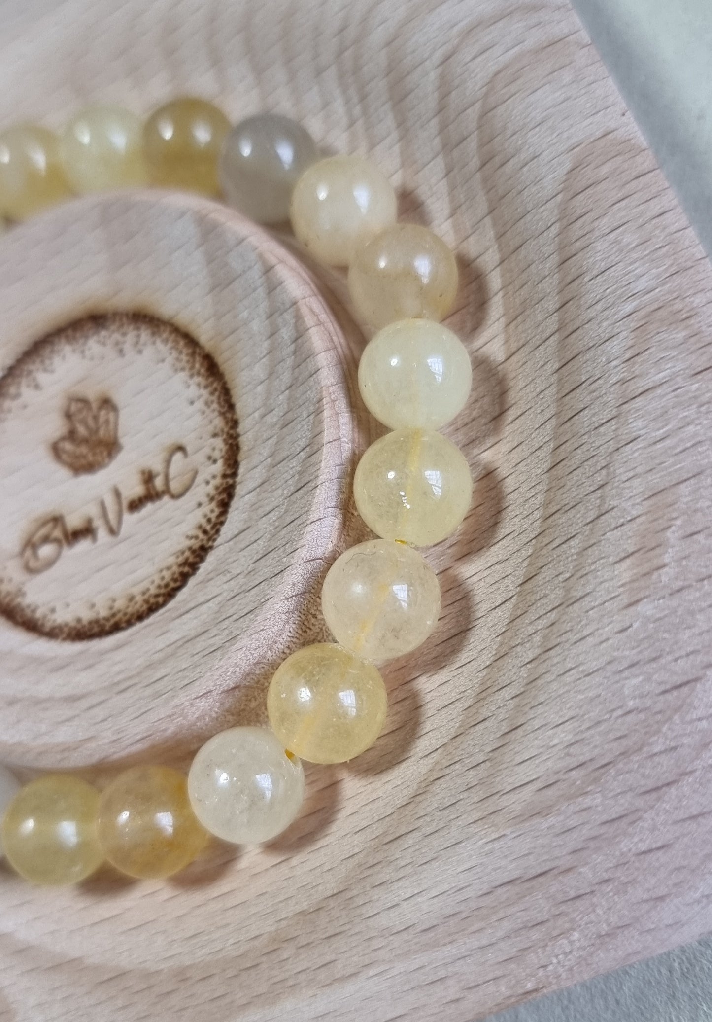 Golden Silk Jade 8.5mm 金丝玉