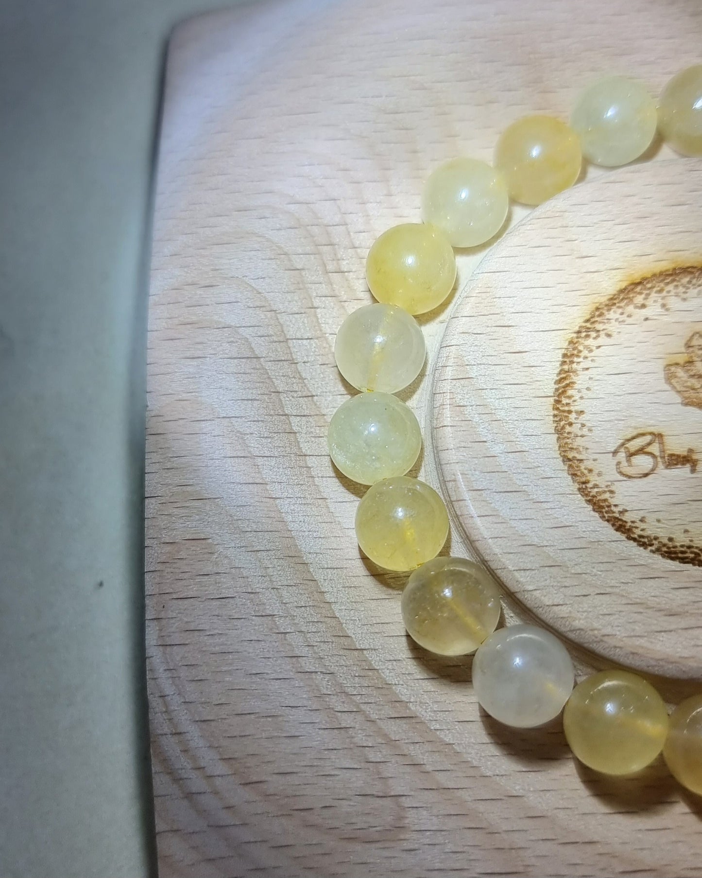 Golden Silk Jade 8.5mm 金丝玉