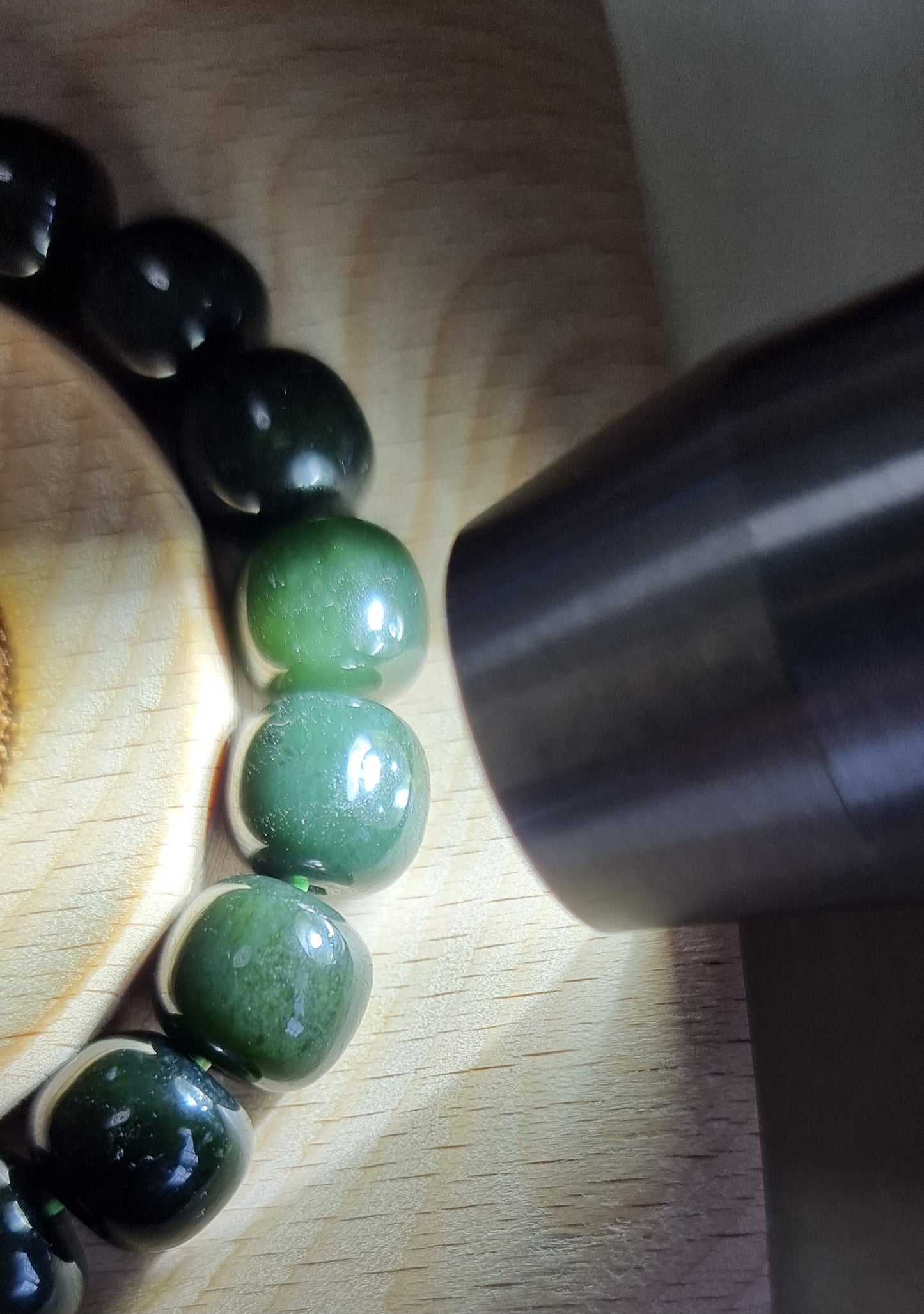 Hetian Jade Darker Green (High Grade) 10mm 和田玉