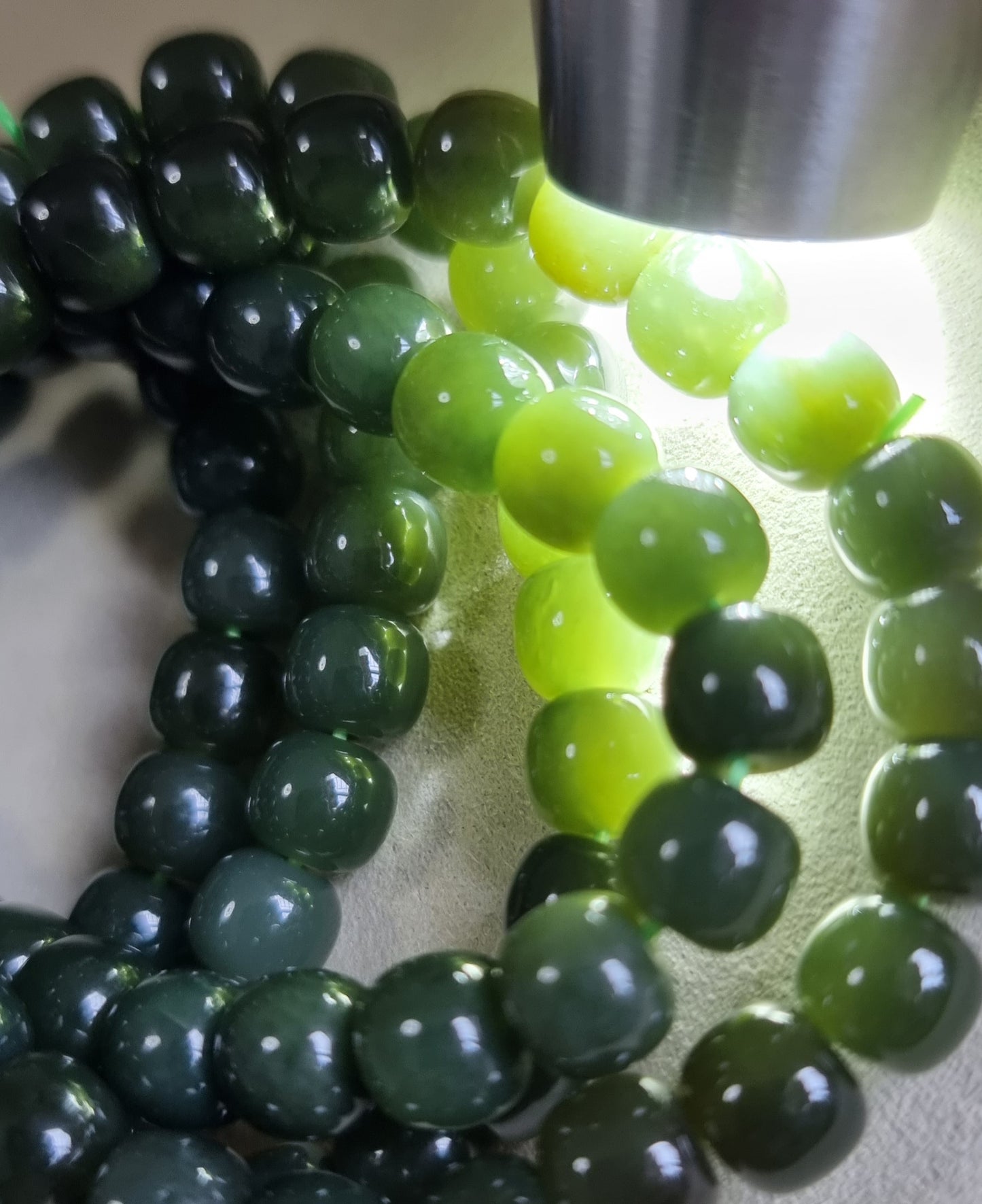 Hetian Jade Darker Green (Premium Grade) 8mm 和田玉