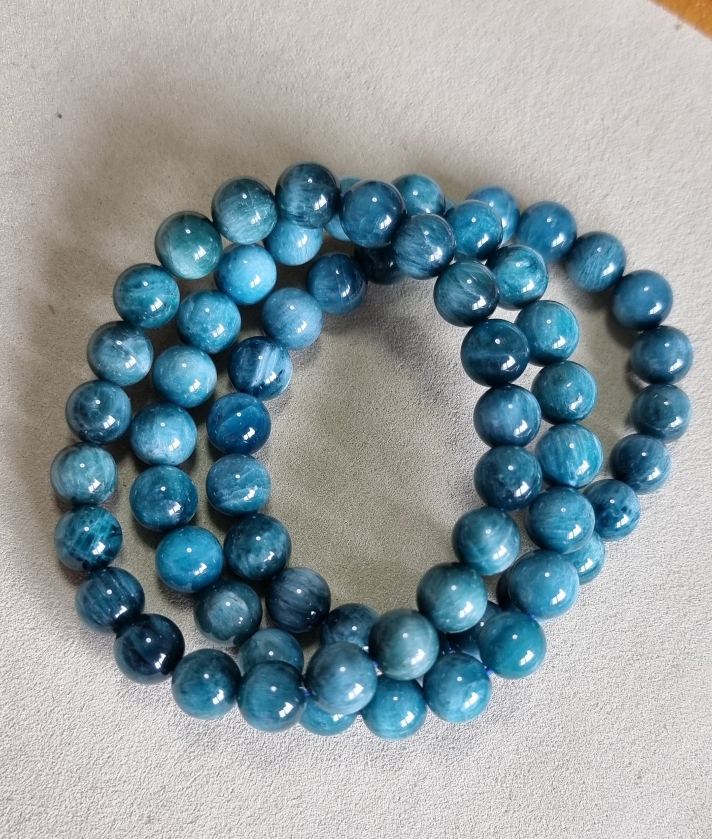 Blue Apatite Cat's Eye 8.8mm (High Grade) 蓝磷灰石