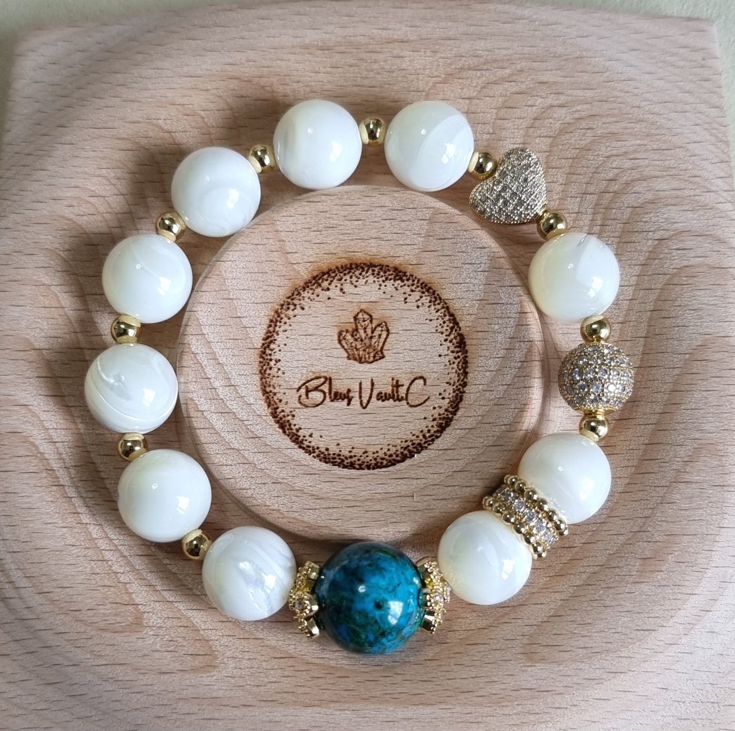 White Fritillaria Chrysocolla Bracelet in gold. Inspired from Monet's “La Mare, effet de neige”