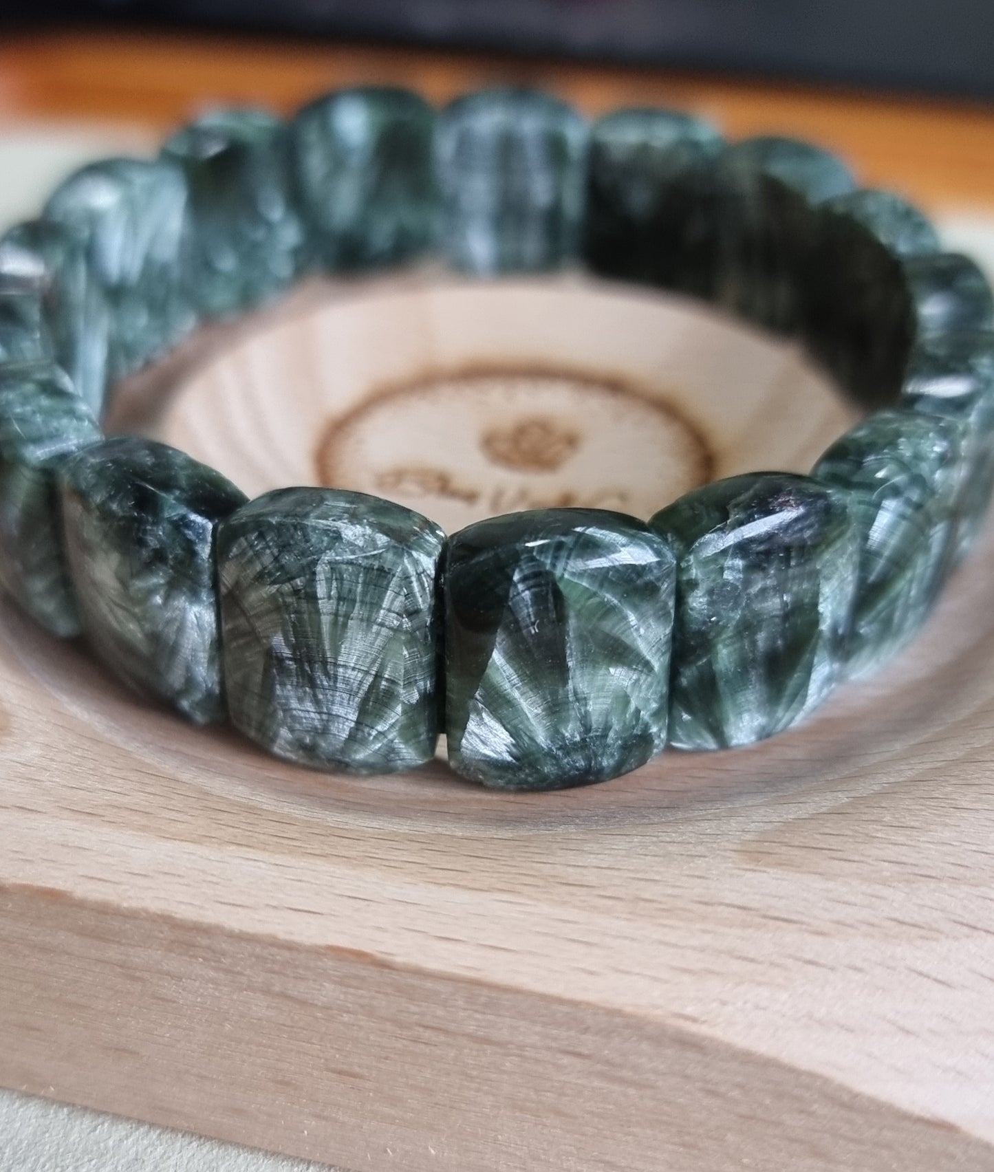 Seraphinite (Top Premium Grade) 16mm with Certification 绿龙晶