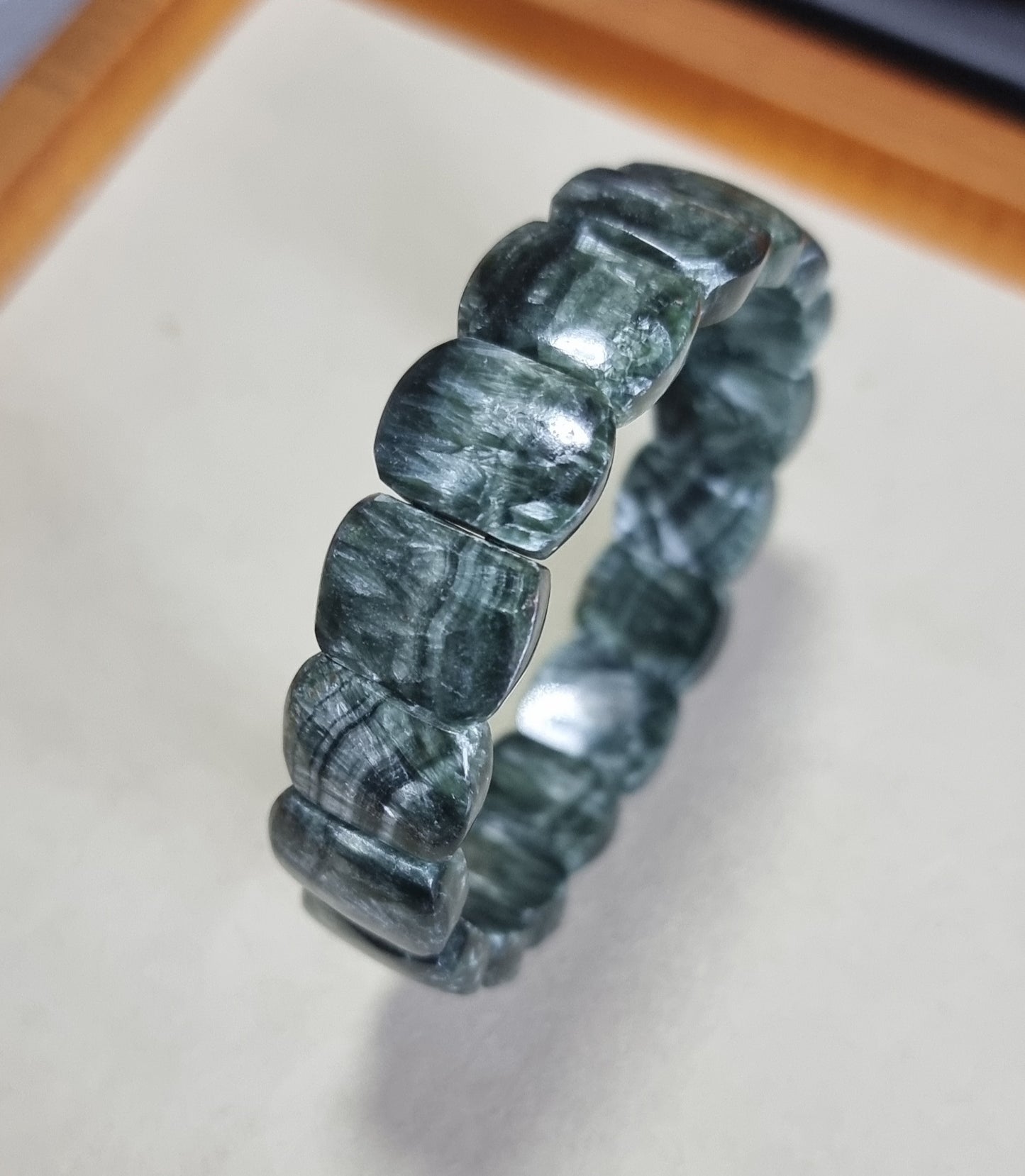 Seraphinite (Top Premium Grade) 16.2mm with Certification 绿龙晶